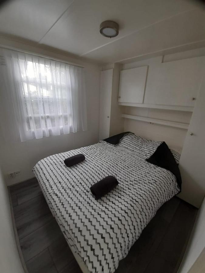 Bospareltjes Luxe Chalets Alleen Voor Recreatie Oisterwijk Exterior photo
